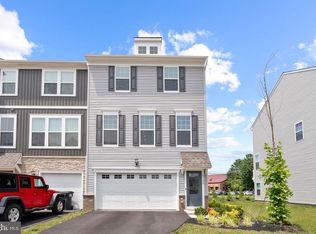 8790 Kensington Church St, Manassas, VA 20112