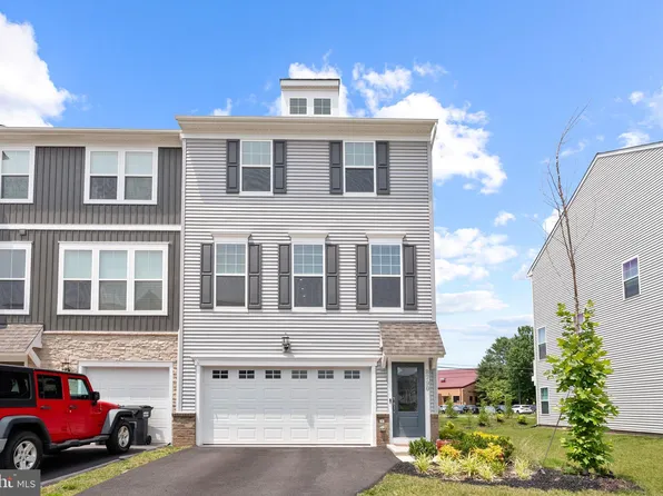 8790 Kensington Church St, Manassas, VA 20112