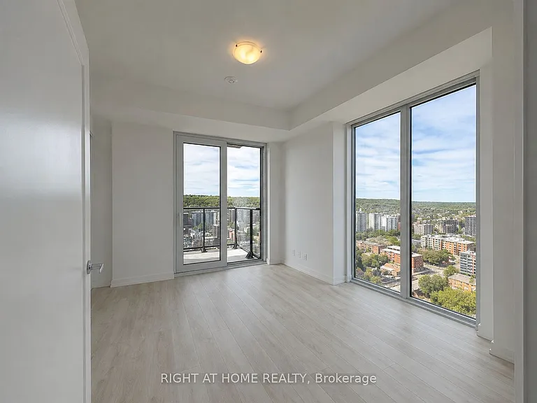 75 James St S #2614 — Photo 7
