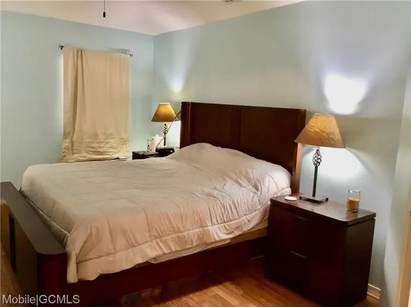 1989 Laurel Oak Ct, Mobile, AL 36695