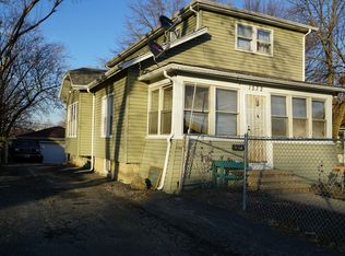 1232 Indian Ave, Aurora, IL 60505