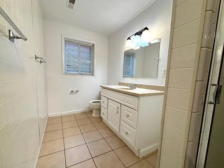 118 W Lawrence Ave — Photo 22