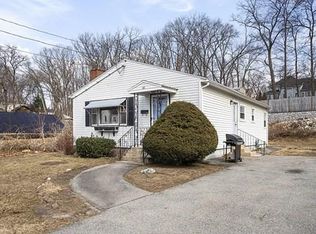 88 Staples St, Lowell, MA 01851