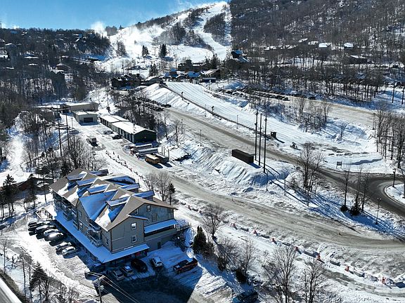 3rd image of 1005 Beech Mountain Pkwy APT 203