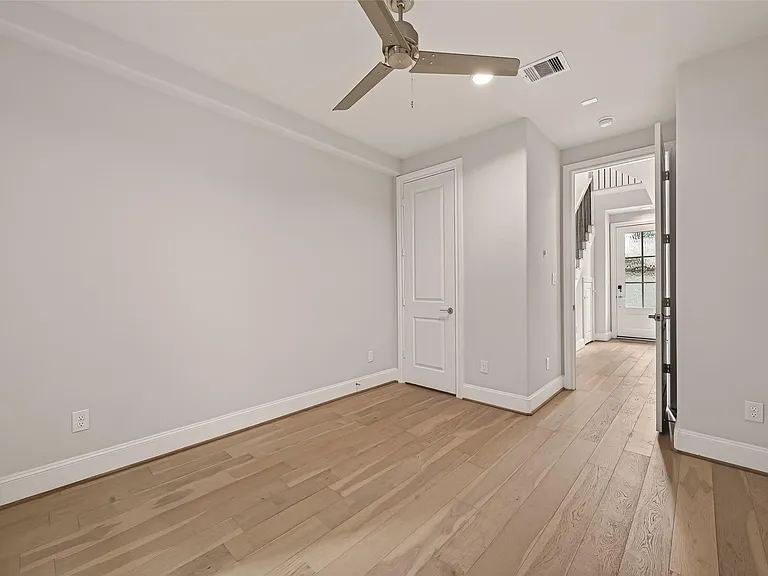 2218 Lou Ellen Ln #C — Photo 30