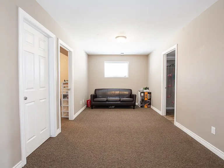 10 Trent Ave — Photo 9