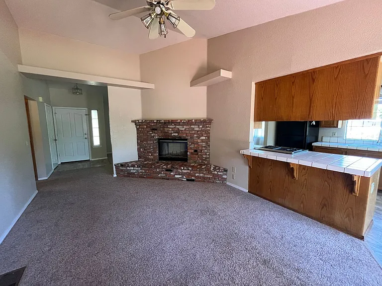 1905 Kinvarra Way — Photo 9