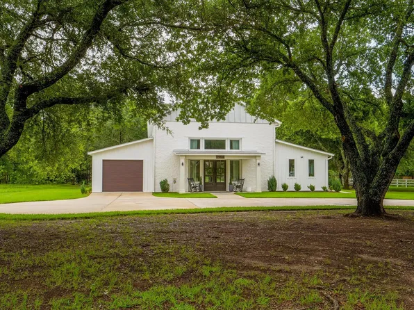 25824 Navajo Place Dr, Tomball, TX 77375