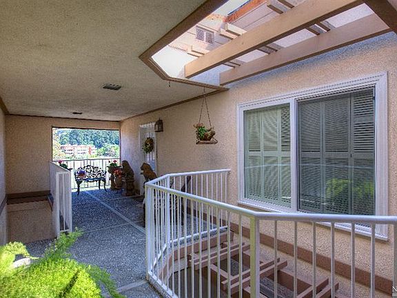 5th image of 120 Seminary Drive