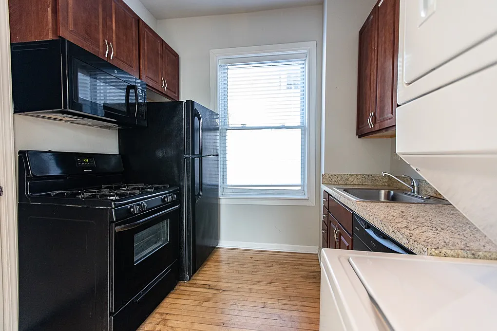 2401-09 N. Spaulding Ave. — Photo 4