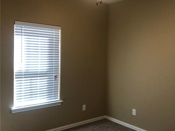 4th image of 205 Hilre Dr