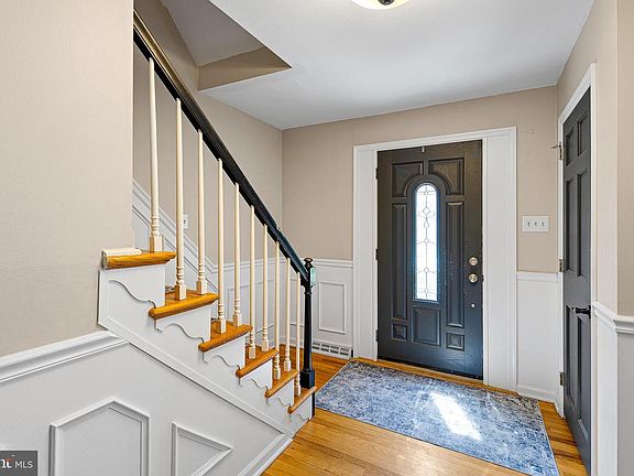 4th image of 805 Rock Ln