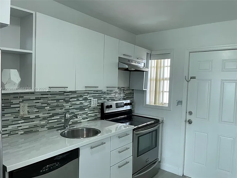 1450 NE 170th St #305 — Photo 27