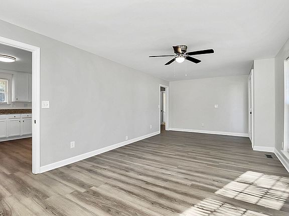 4th image of 2429 Marlowe Ave