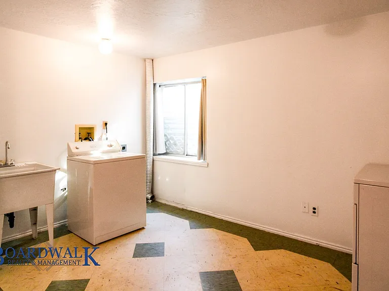 5677 S Esprit Dr — Photo 31
