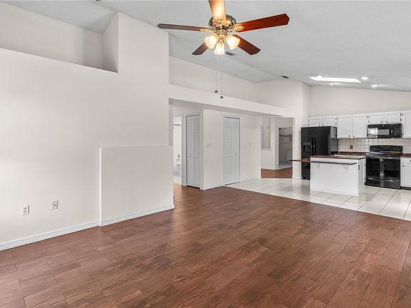 3rd image of 1521 Barber St