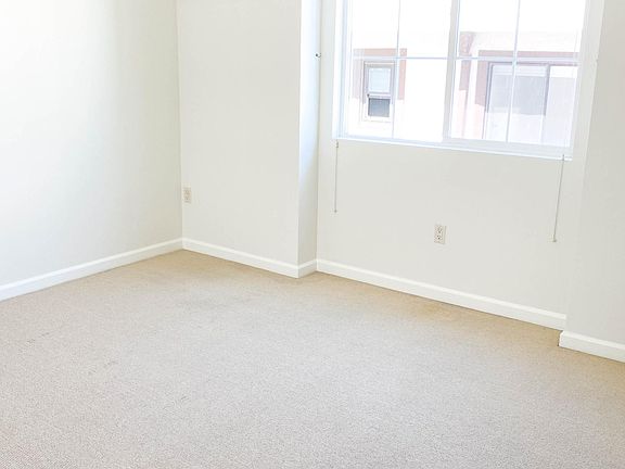 5th image of 1625 S Granville Ave #201