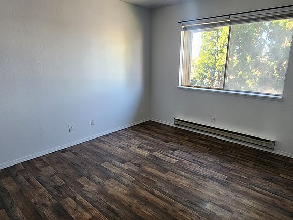 5th image of 825 Alexander Ct #X1