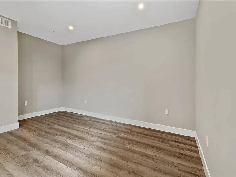 4237 Bergen Tpke #4B — Photo 15