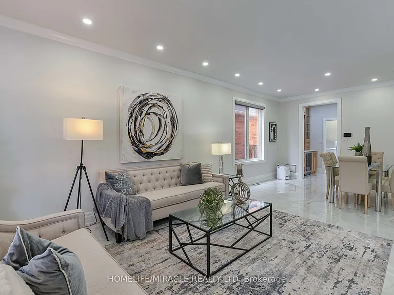 2299 Glazebrook Cir — Photo 40