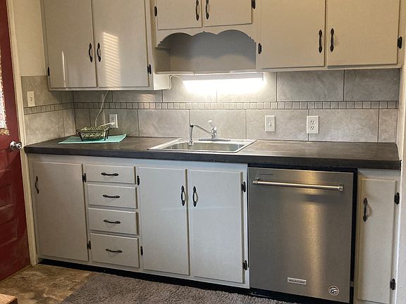 3rd image of 2723 E 3rd St