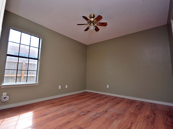 2nd image of 2854 Alvin Dr