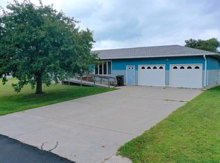 805 N A St, Fairfield, NE 68938