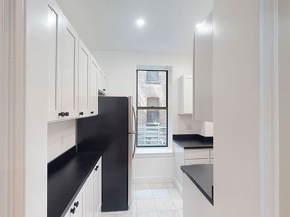 4th image of 180 Claremont Ave APT 3