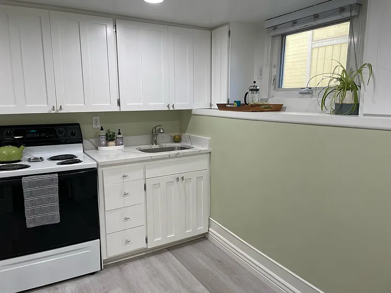 1128 E 3rd Ave #B — Photo 22