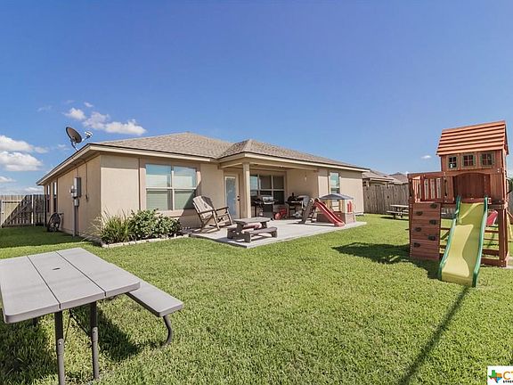 3rd image of 401 Tuscany Dr