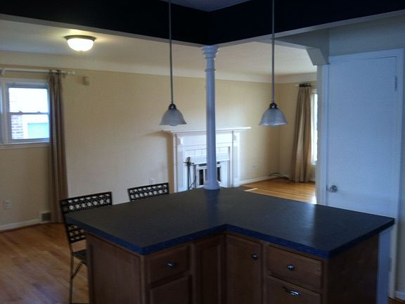 3rd image of 20931 Kenmore Ave
