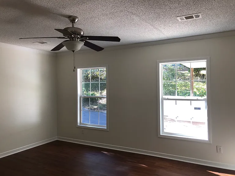123 Kent St — Photo 24