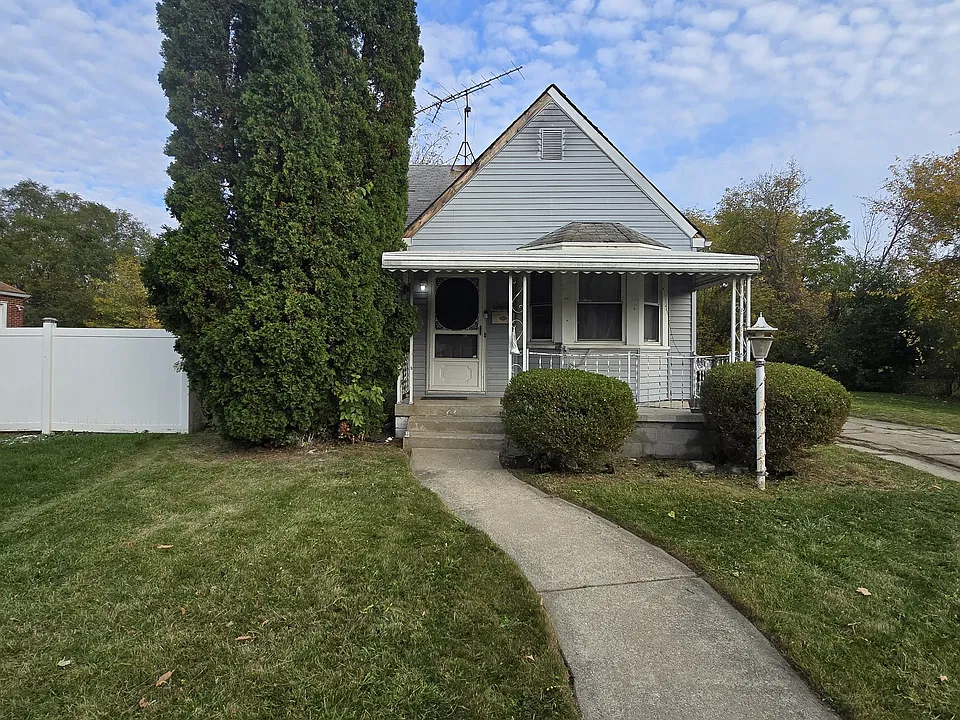 7298 Greenview Ave