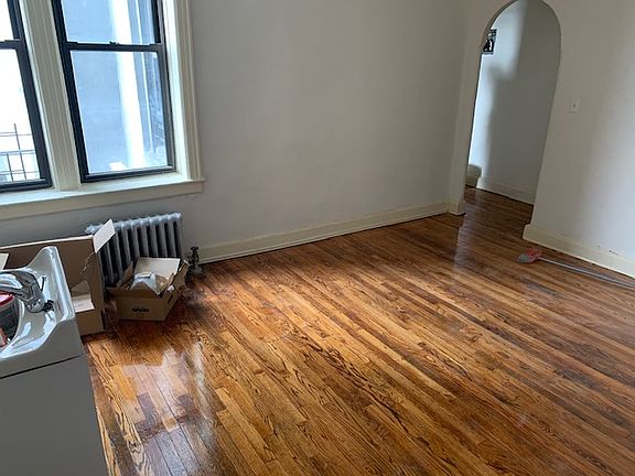 4th image of 4536 39th Pl APT 1A