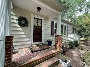 320 Barclay Rd, Chapel Hill, NC 27516