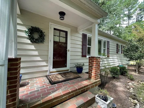 320 Barclay Rd, Chapel Hill, NC 27516
