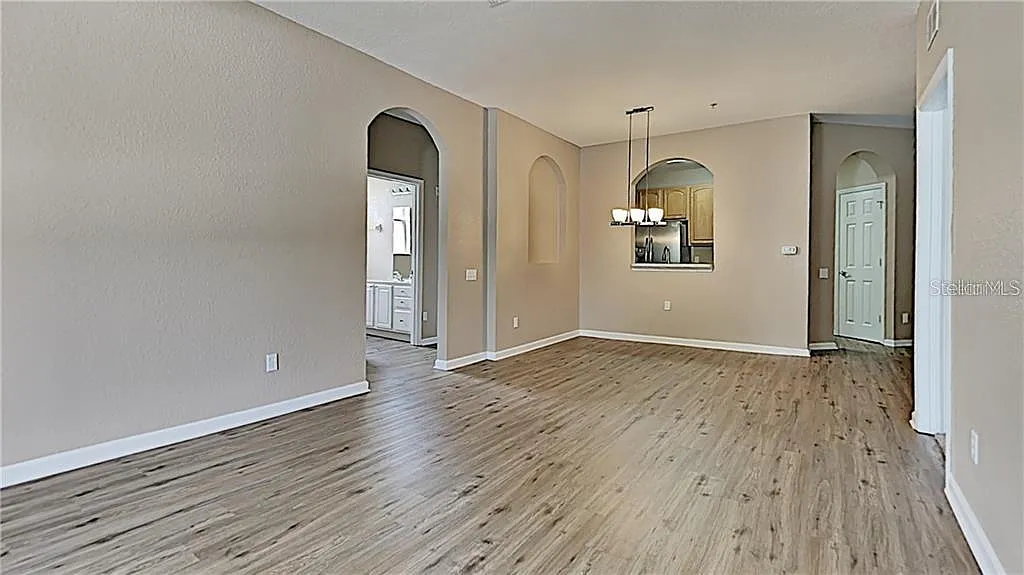 3 bed, 2.0 bath, 1247 sqft, $2,100 — Photo 2