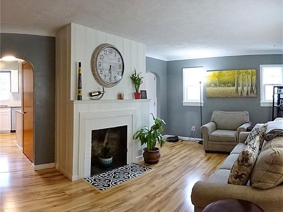4th image of 1725 Ambre Dr