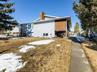 5020 61 Avenue Close, Ponoka, AB T4J 1E7