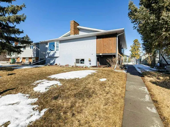 5021 61 Avenue Close, Ponoka, AB T4J 1E7