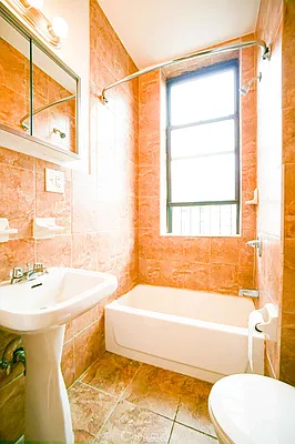 Rented by City Connections Realty | media 32