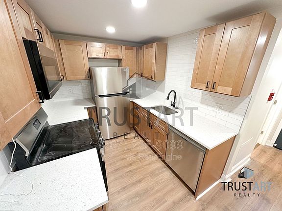 3rd image of 4633 Penn St #1