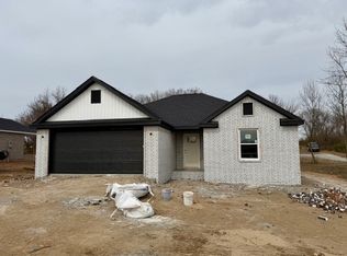 305 E Copper Leaf Dr, Siloam Springs, AR 72761