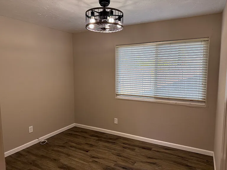 13425 Standish Dr — Photo 14
