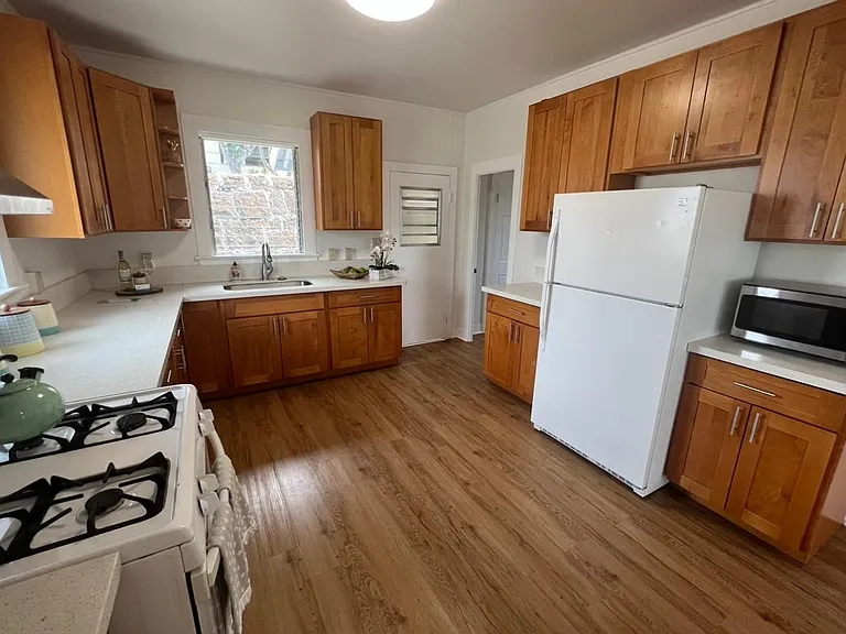 1581 Miller St #A — Photo 3