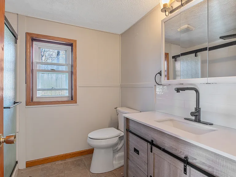 6961 Collamer Rd — Photo 10