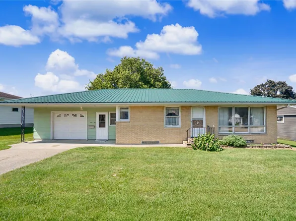 901 McKinley Ave, Lowden, IA 52255