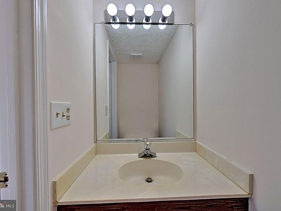 4th image of 10636 Joyceton Dr