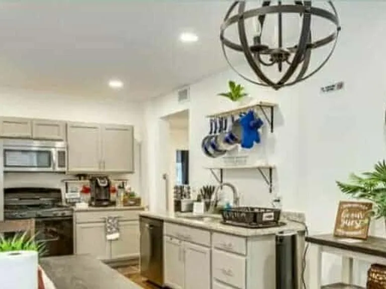 401 N Polk St — Photo 14