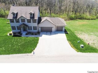 35 Vista Rdg, Petersburg, IL 62675